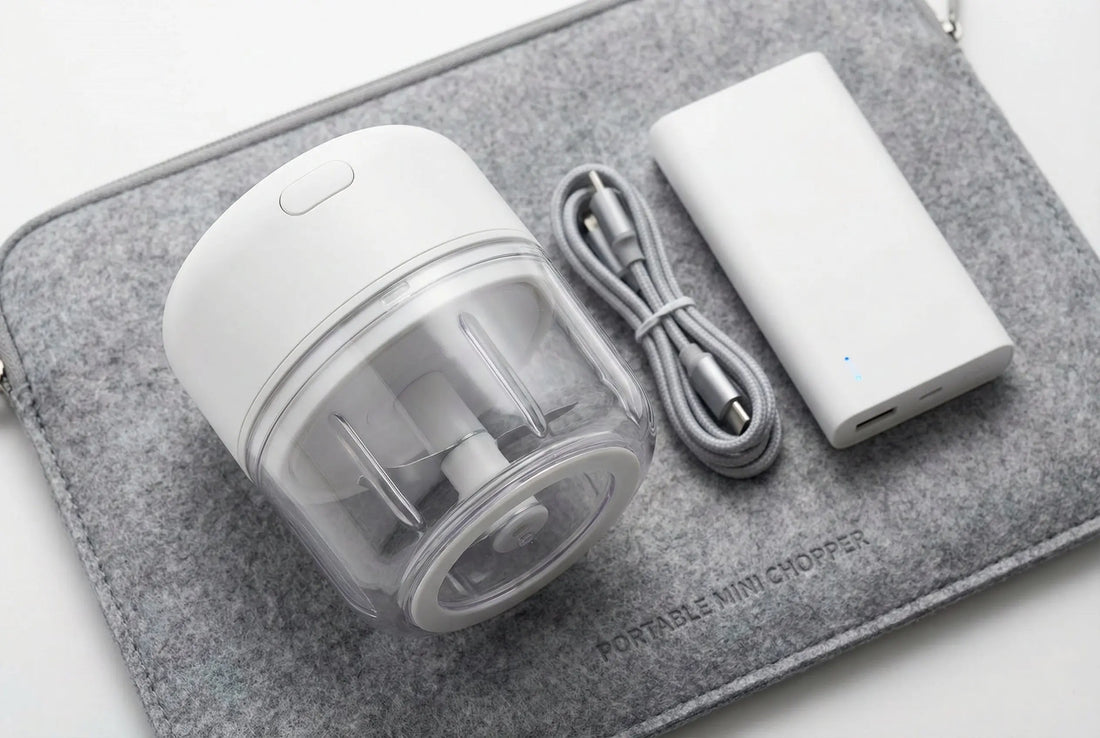 Rechargeable mini chopper with USB-C cable and power bank